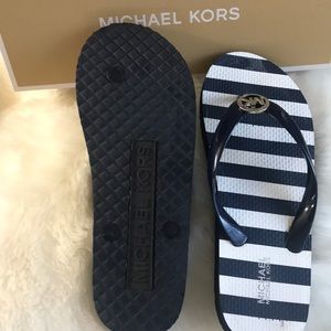 MICHAEL KORS Flip Flops
